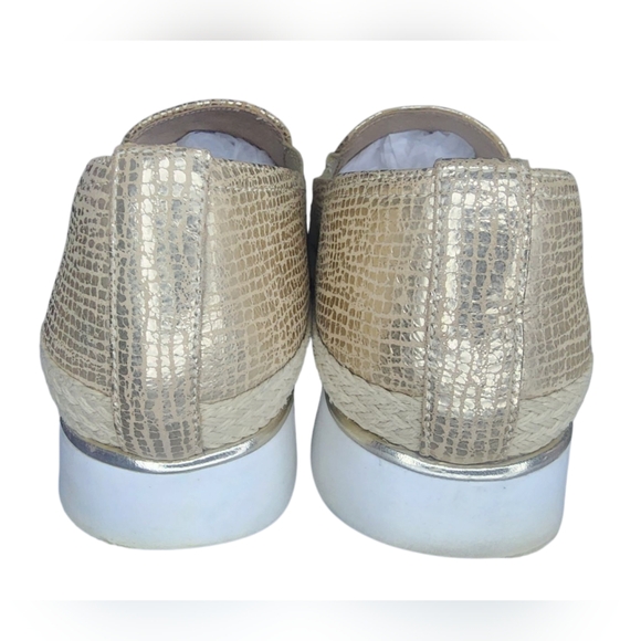 Donald Pliner Finni Metallic Gold Loafer Sneakers, Womens 7.5 - Picture 5 of 8